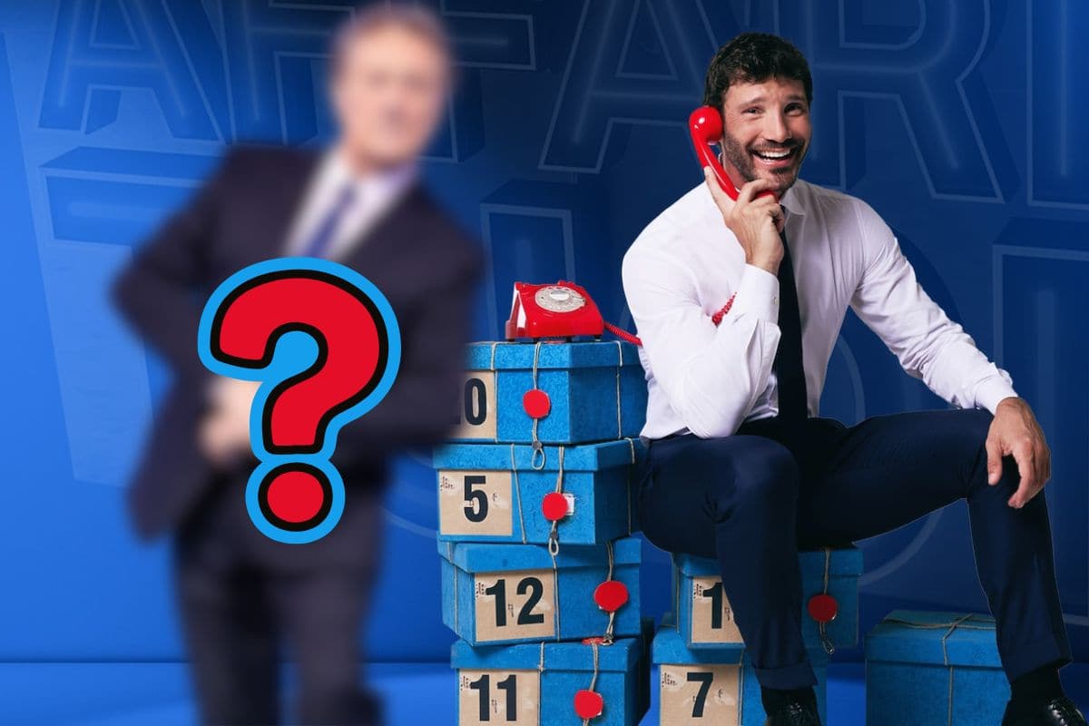 screen locandina rai affari tuoi e sagoma enzino iacchetti pixellata